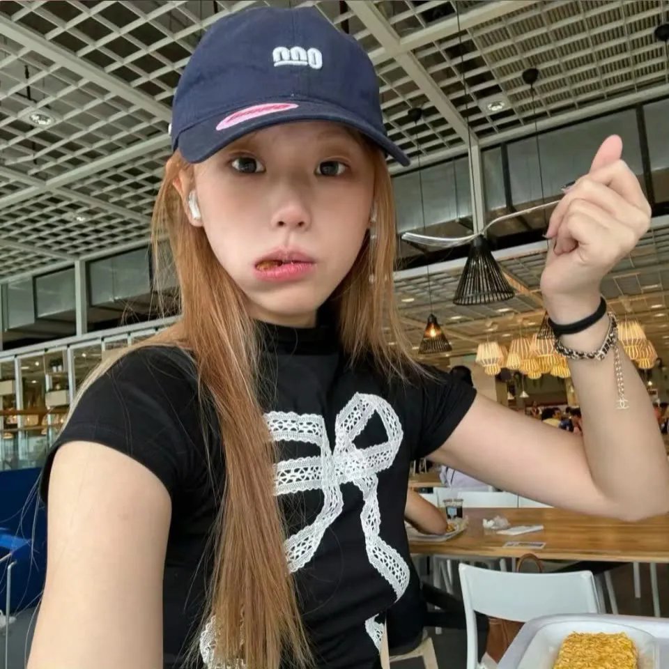 薇拉与伊娃